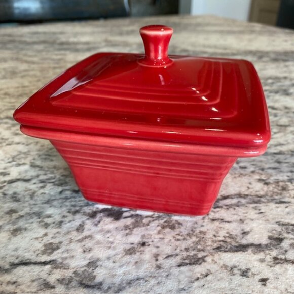 Fiestaware Scarlet Candy Dish w/Lid - MINT Condition - Picture 1 of 8